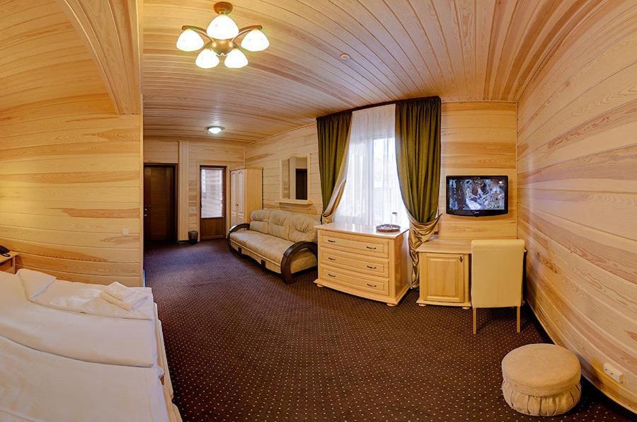 Forest House Tatariv Bilik gambar